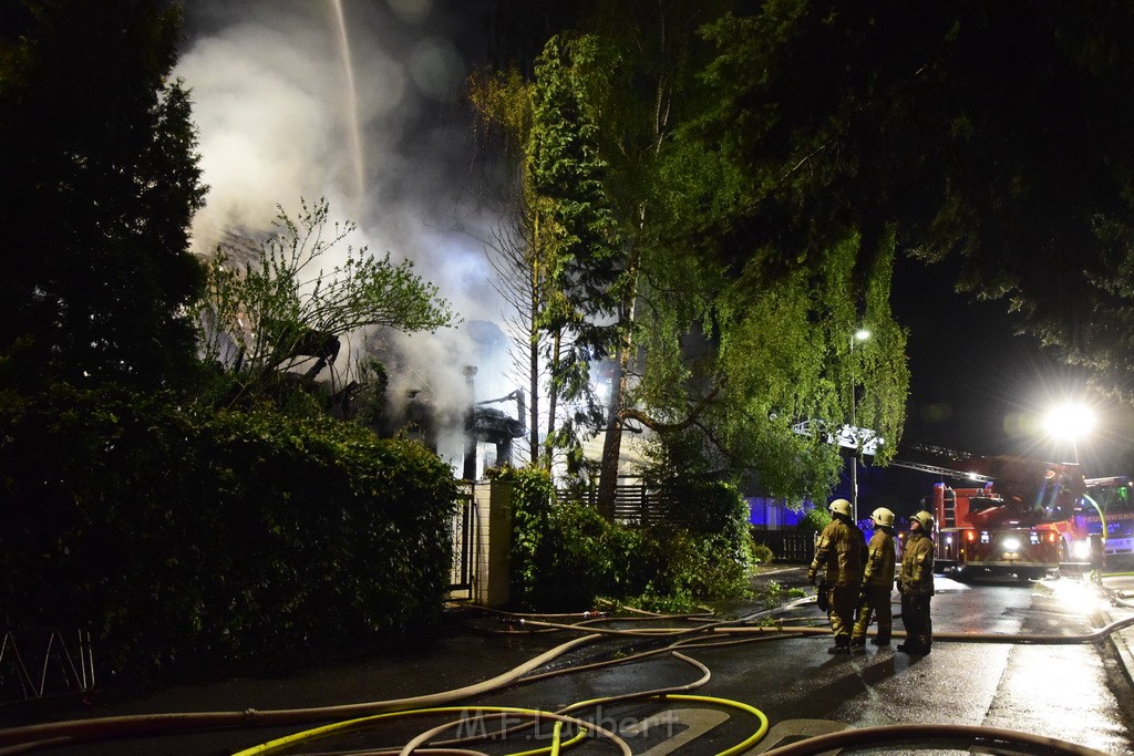 Grossfeuer Einfamilienhaus Siegburg Muehlengrabenstr P0120.JPG - Miklos Laubert